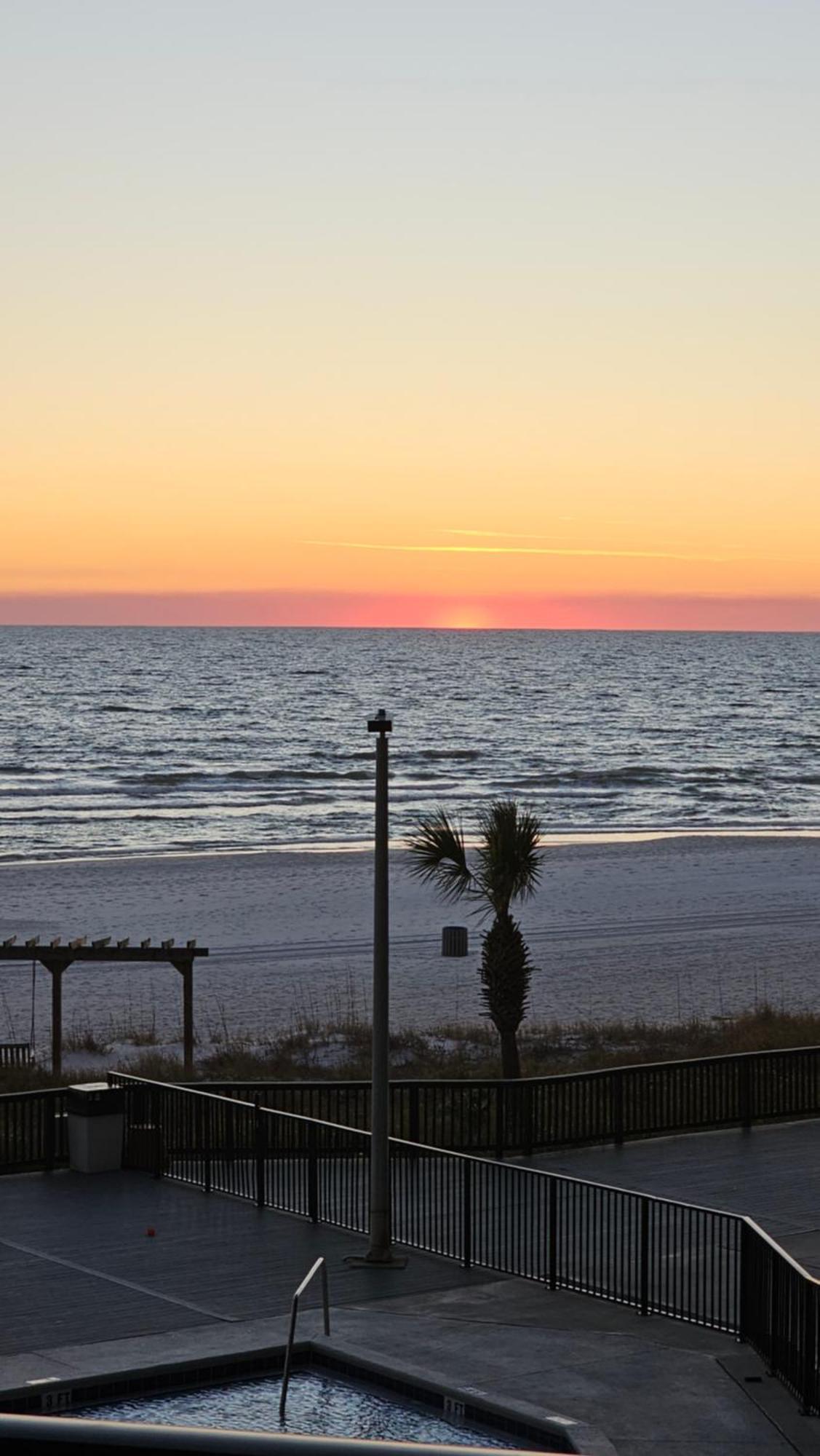 Winter Special! Renovated Resort Condo - On The Beach! Panama City Beach Exterior photo